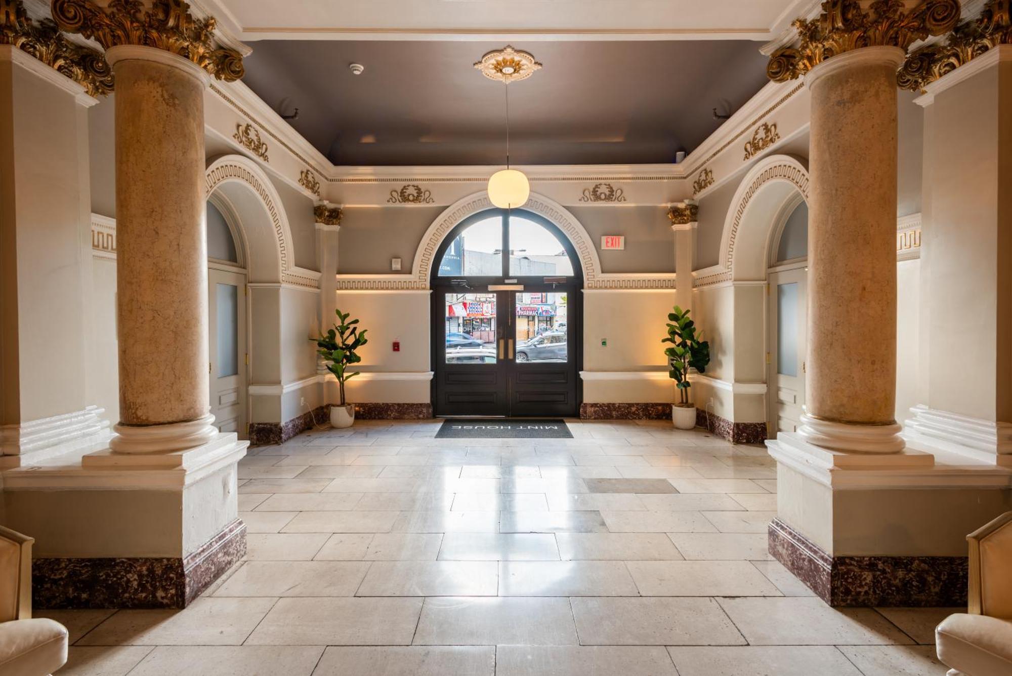 Mint House At The Divine Lorraine - Aparthotel